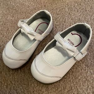 Stride Rite Mirren Toddler size 4 White patent leather dress shoes